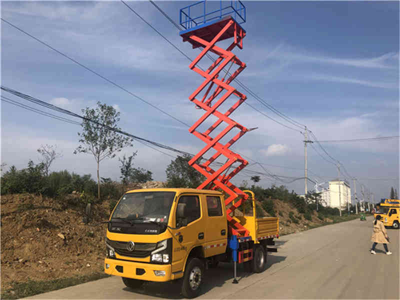 （國(guó)六）東風(fēng)10米剪叉式升降平臺(tái)高空作業(yè)車(chē)